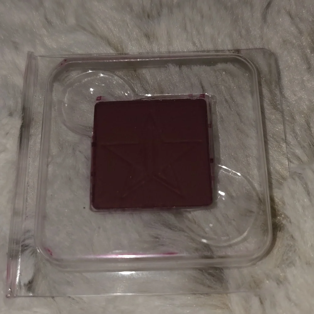 Jeffree Star Cosmetics Only Child Eyeshadow (Deep Brown Toned Red) NWT